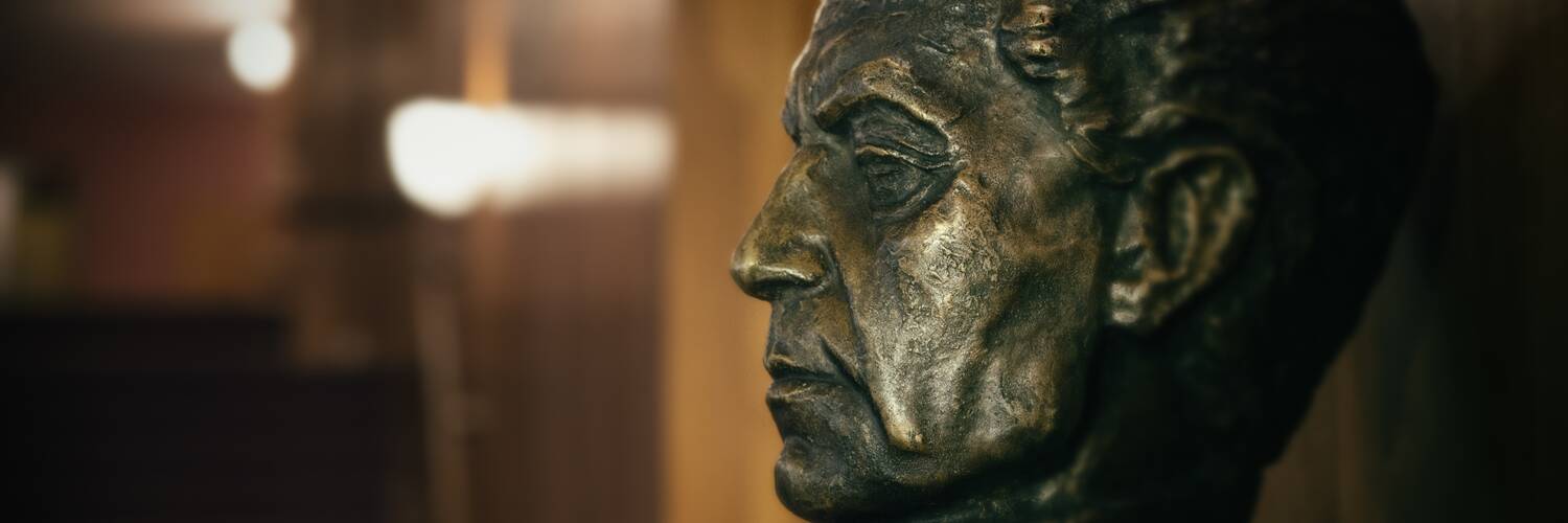 Großes Festspielhaus - Statue von Herbert von Karajan | © Luigi Caputo