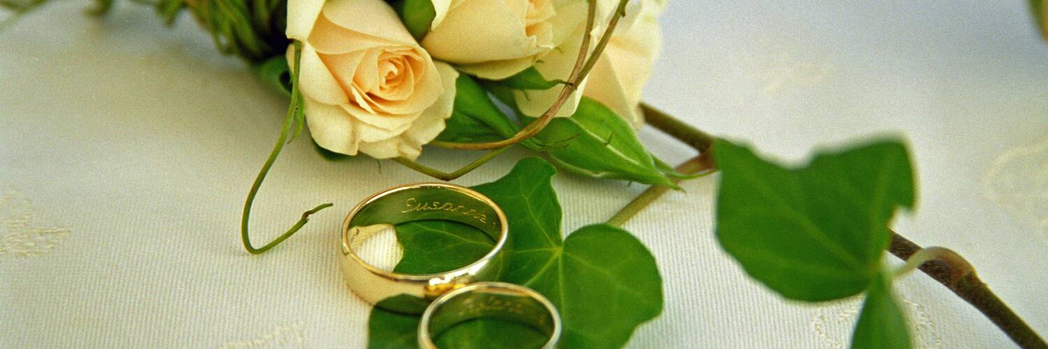 Heiraten in Salzburg - Hochzeitsringe  | © Susi Graf