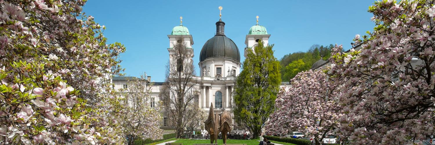 Dreifaltigkeitskirche im Frühling in Salzburg | © Tourismus Salzburg