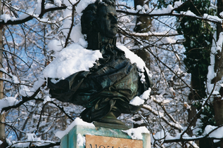 W. A. Mozart Statue im Winter in Salzburg | © Tourismus Salzburg GmbH