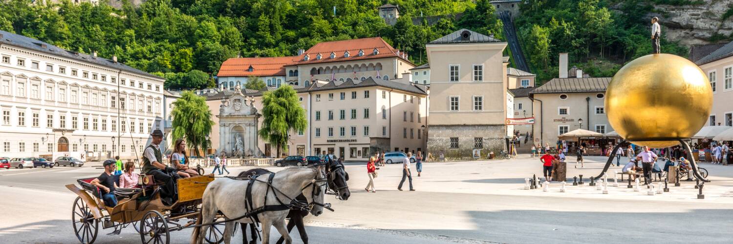 Kapitelplatz mit Blick auf die Festung Hohensalzburg | © Tourismus Salzburg, Foto: Breitegger Günter