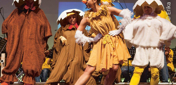 Pictures at an Exhibition | © Erika Mayer