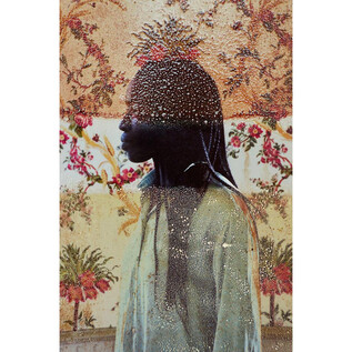 An artistic representation of a person in profile, surrounded by floral patterns. The silhouette is adorned with fine details and textures. | © leica-galerie-salzburg.com