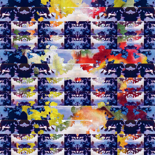 A colorful pattern with fish in various colors and shapes. The background is predominantly blue and creates a lively atmosphere. | © Ulrike Halmschlager
